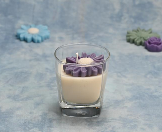 Glass Candle-with Daisy